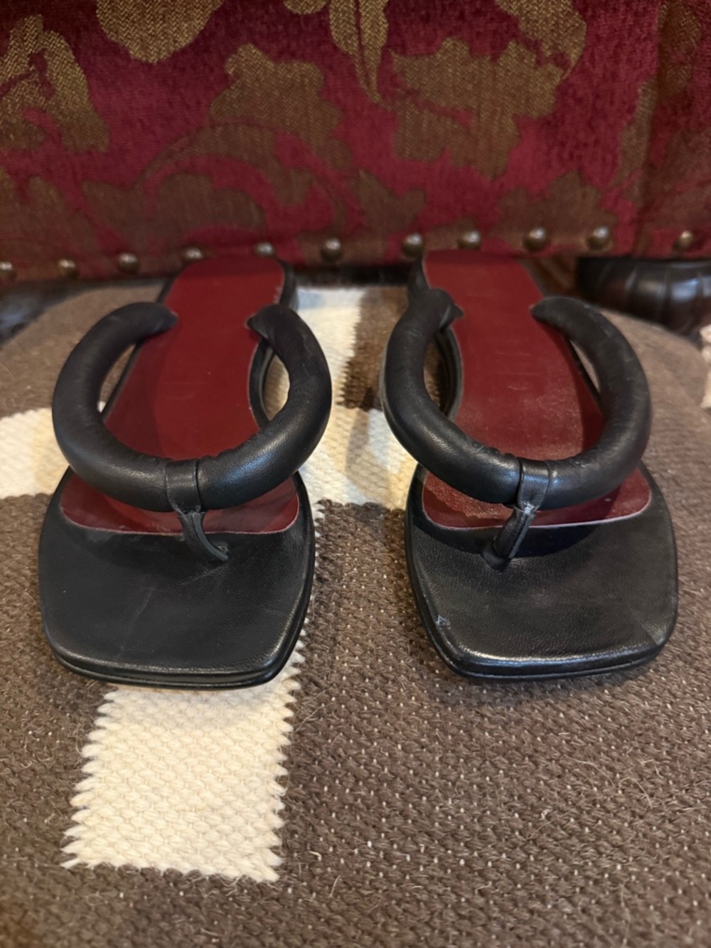 STAUD Black Hoop Toe-Post Sandals with Burgundy Footbed